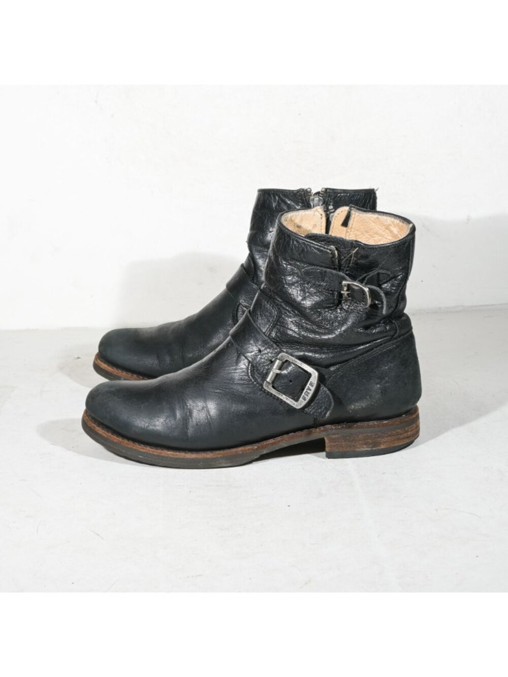 Frye Vicky Engineer Moto Ankle Boots Black Leather Double Buckle Inside Zip 8 - Picture 2 of 8